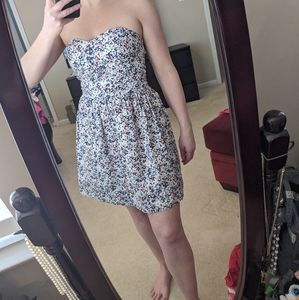 ✨NWOT✨🌺Floral strapless dress